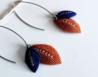 "NIOBI" earrings // Natural and floral, in apricot macramé