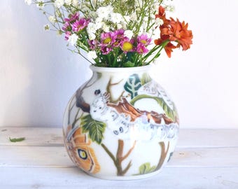 Porcelanowy wazon na kwiaty: Sztuka motyli i ćmy - Ręcznie robiony ceramiczny wazon - Sztuka leśna - Dekoracja z owadami - Ceramiczny wazon - Ceramika naturalna - Wazon do wnętrza na zamówienie