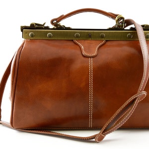 Genuine Leather Doctor Bag, Overlapping metal hinges closure