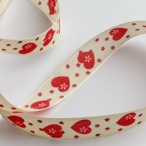 Herzband - 2,5 cm - creme - rot - Herzen - Sterne - Band - Bänder
