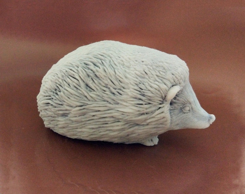 Small Hedgehog Figurine Marble Stone Animal Garden Art Souvenir Handmade Hedgehog Statuette Realistic Figurine