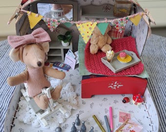 Dollhouse Suitcase for Maileg Mouse/Sylvanians  - Lovely Original Miniature Dolls House includes Megan Mouse and her toys.