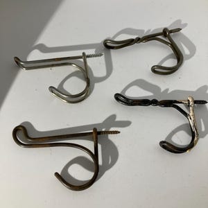 Lot of 4 Vintage, Shabby,  Metal Wire Hat Coat Closet Towel Rack Hooks Screw Tip Hangers. #71