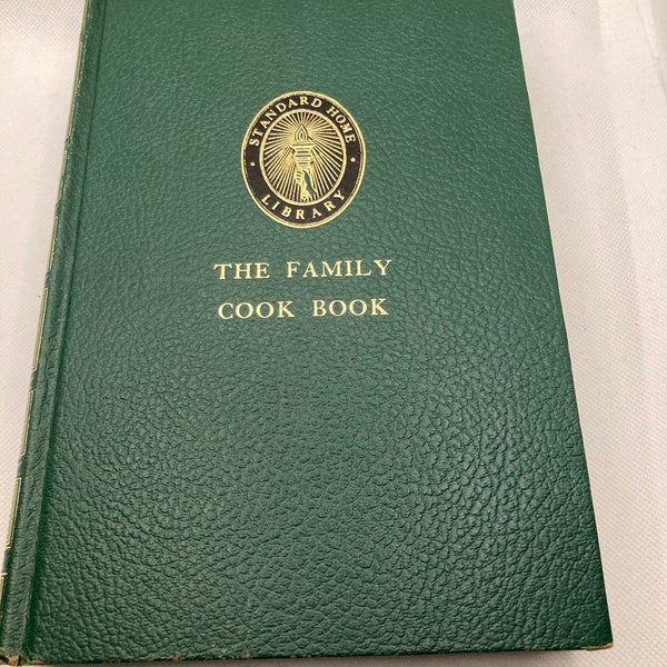 The Family Cook Book, 1962, Standard Home Library, 640 pages. Meal Planning, hundreds of recipes, Nice Book!