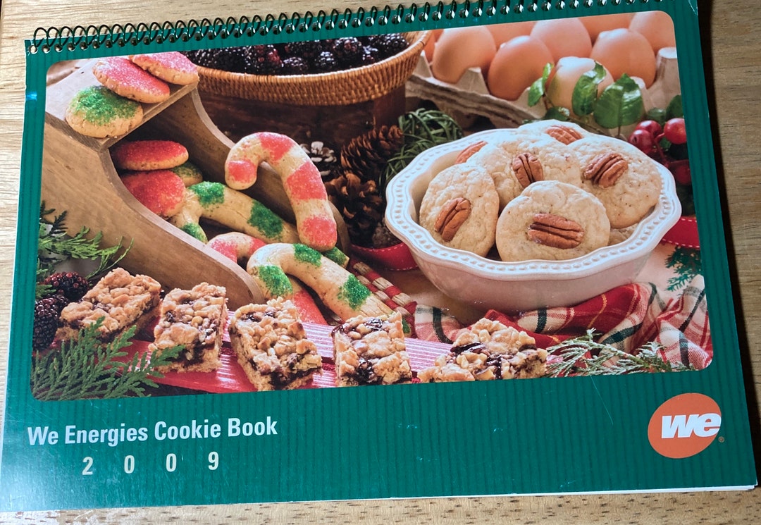 2009 WE Energies Cookie Book Featuring Ling Time Family Favorite Cookie