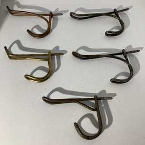 Lot of 5 Vintage Metal Wire Hat Coat Closet Towel Rack Hooks Screw Tip Hangers. #53