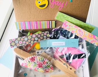 Holiday Surprise Craft Kit Box for Girls and Boys, DIY Craft Kits Gift for Kid, Busy Box, Kids Craft Gift Box