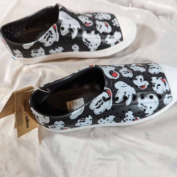Discontinued Rubber Disney Native Mickey Head Ladies Shoe Size W7 With Tag
