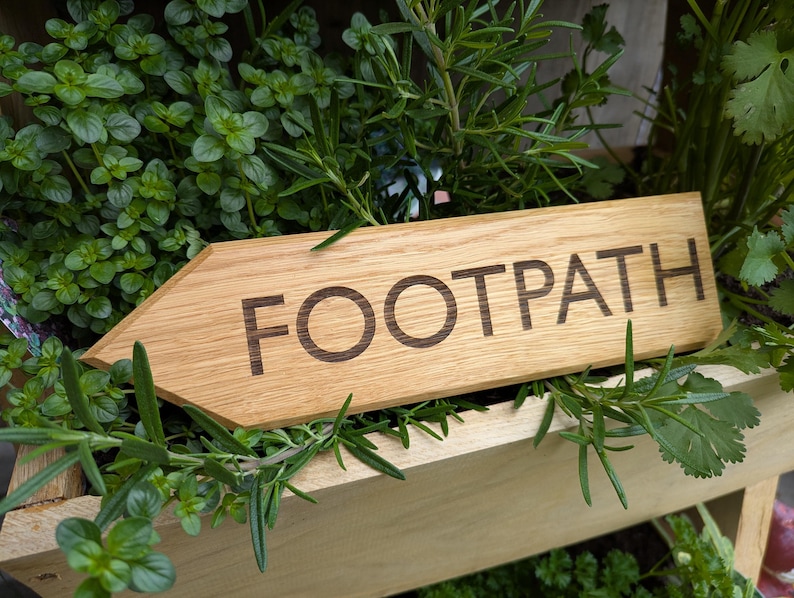 Personalised Engraved Oak Arrow Shaped Sign/pointer/directional Sign ...