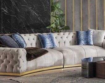 Casa Padrino Luxus Chesterfield Sofa Grau / Gold 380 x 100 x H. 72 cm - Gebogenes Wohnzimmer Sofa