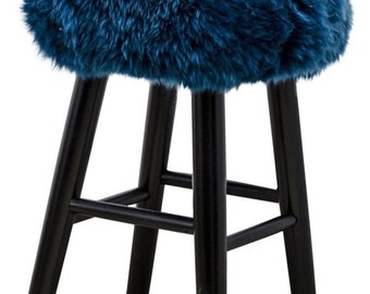 Casa Padrino Luxus Sitzhocker Blau / Schwarz Ø 40 x H. 57 cm - Hocker mit Schafsfell