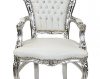 Casa Padrino Barock Esszimmer Stuhl mit Armlehnen weiß / silber Lederoptik mit Bling