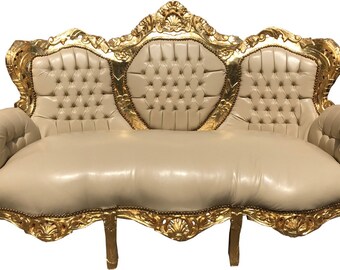 Casa Padrino Barock 3er Sofa King Creme Lederoptik / Gold - Wohnzimmer Couch Möbel Lo