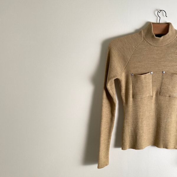 KENZO JEANS vintage beige sweater with ribbed knitting, long sleeves, mock neck collar and breast pockets / s / 1990s