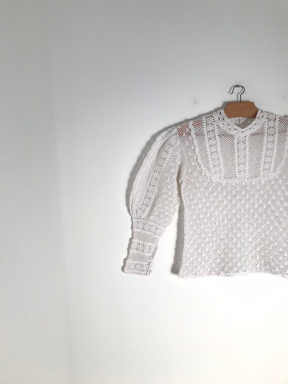 Vintage white cotton lace blouse with long mutton
