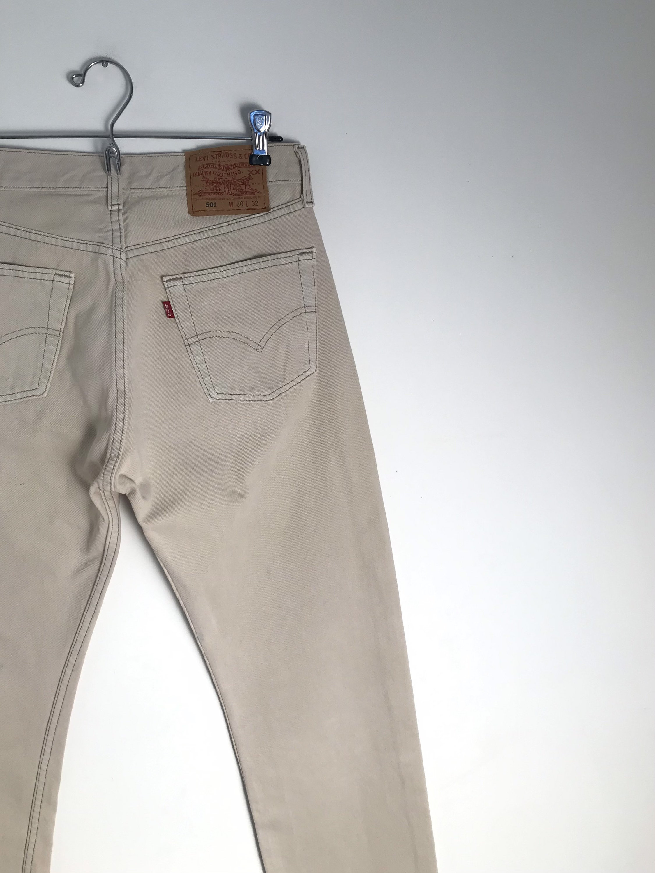 beige 501 levis