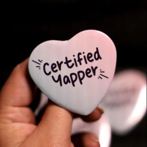 Zertifizierter Kläfferer || Herz Pin Button