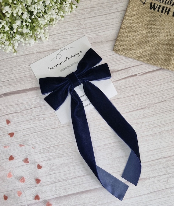 tie a velvet ribbon bow