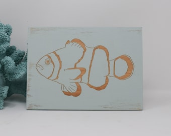 Clown fish 5x7, 8x12, 10x15, 15x22, 20x30, 24x36 Engraved Wood Sign