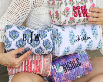Personalized Makeup Bag Monogram Makeup Pouch Gift for Her Floral Quilted Cosmetic Bag with Name Embroidered Corporate Gifts Christmas