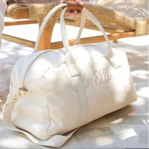 Monogrammed Weekender Bag, Bridesmaid Gift, Bridal Shower Gift, Women Duffle Bag, Gym Bag, Camp Bag, Overnight Bag, Personalized Duffle Bag