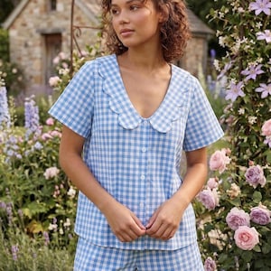 Ensemble pyjama en coton vichy : tenue de détente pour proposition de demoiselle d'honneur