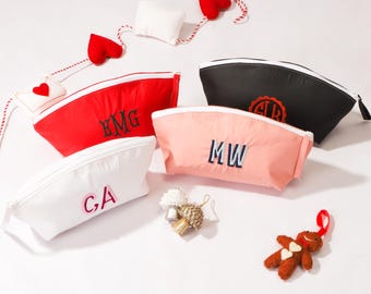 Bridesmaid Gifts Makeup bag Christmas Gift for her, Custom Makeup Bag, Monogram Makeup Bag, Personalized Cosmetics Bag, Bridesmaid Proposal