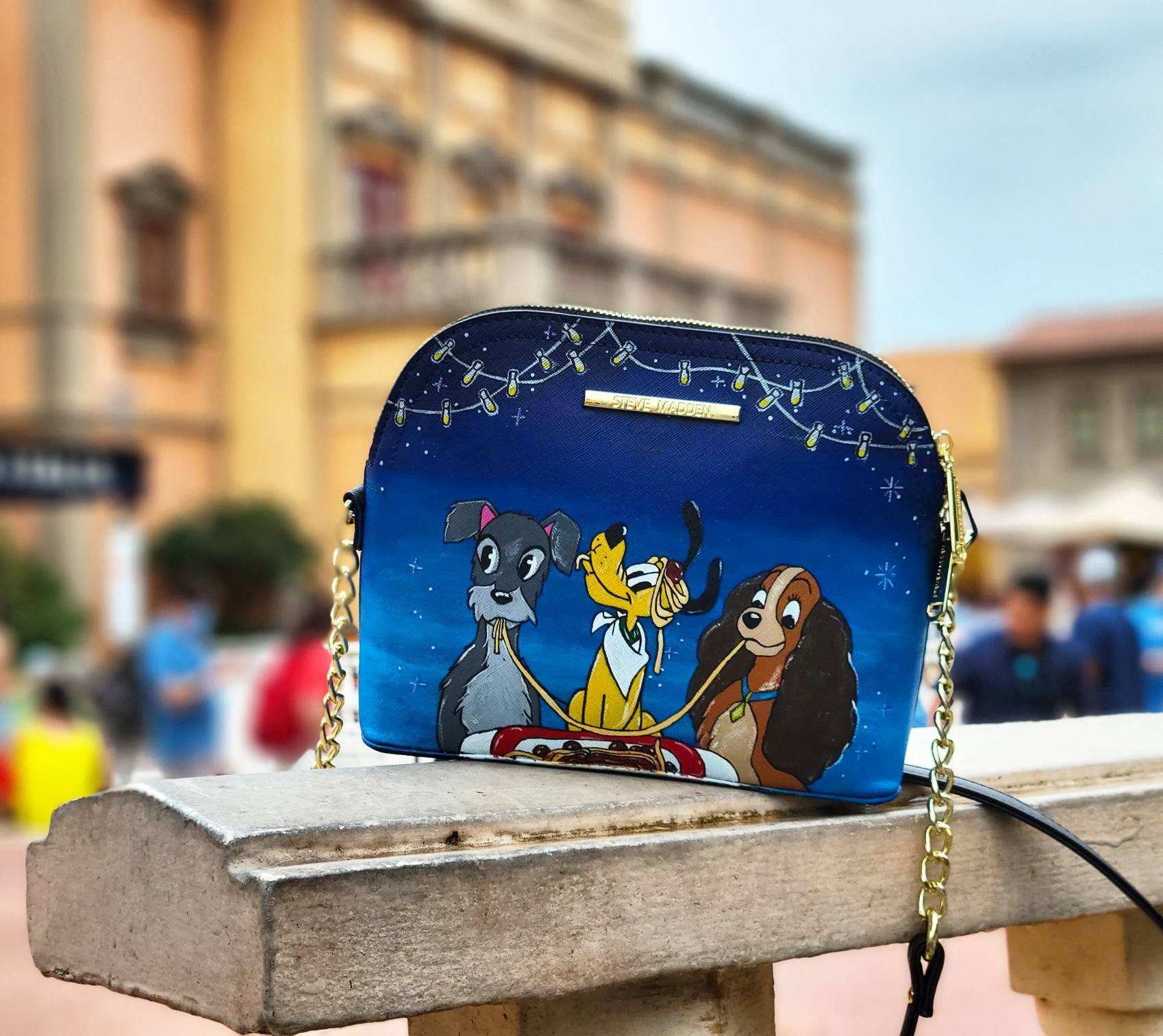 (取寄) エリックマイケル レディース ルパ Eric Michael women  Lupa Navy Custom Hand Painted Lady and the Tramp Meet Pluto Purse - Steve