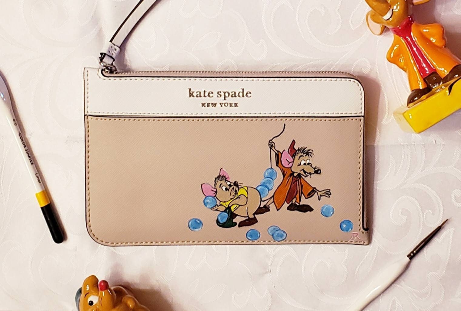  Kate Spade New York Disney X Minnie Mouse Zip Around Wallet :  Clothing, Shoes & Jewelry