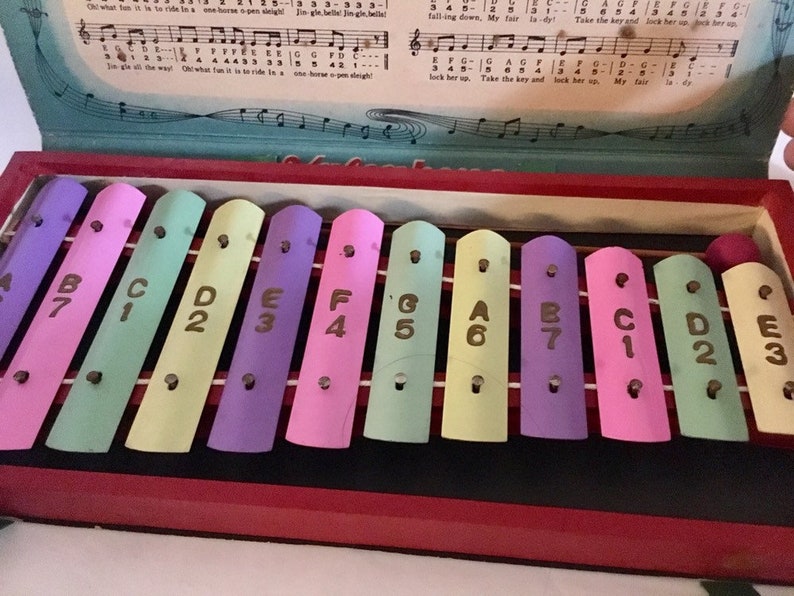 Vintage Portable Toy Xylophone by T.T Toys