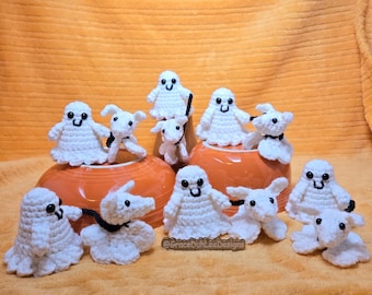 Boneco de crochê amigurumi de cachorro fantasma