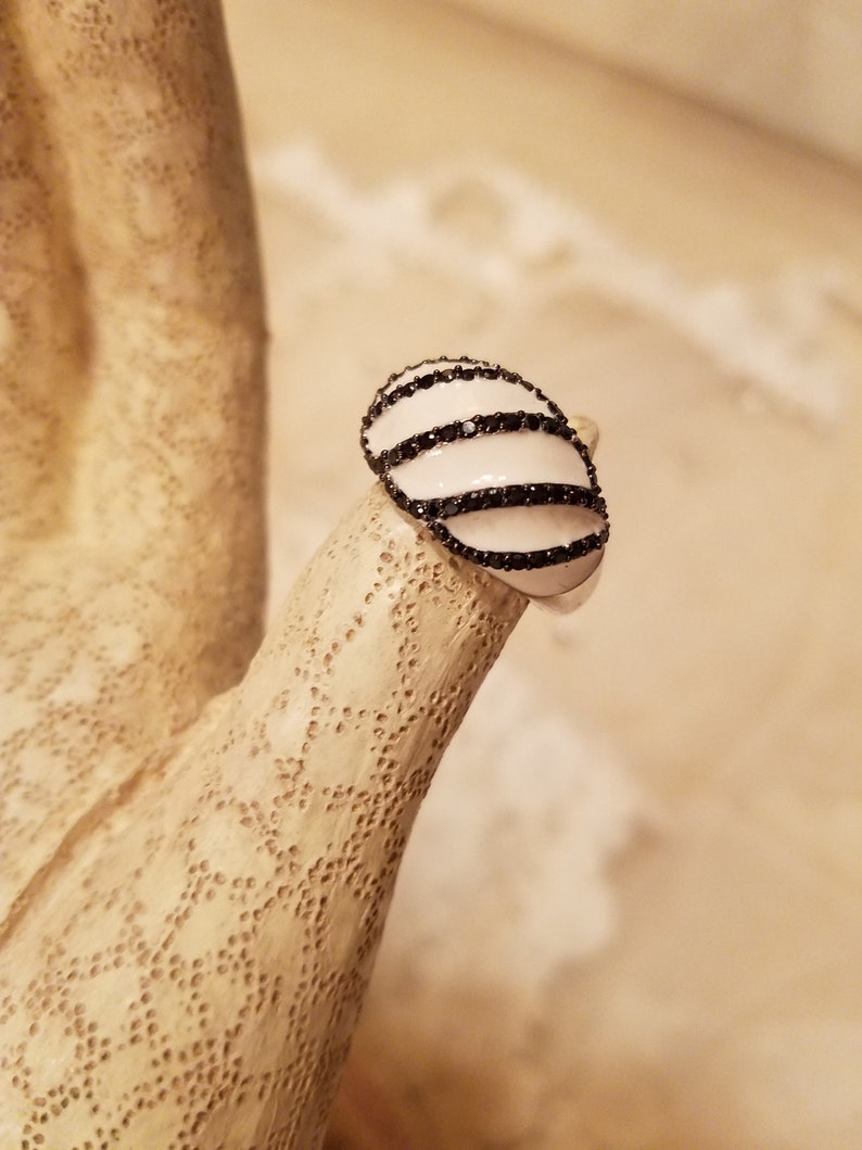 7 .25 ct Size Vintage statement Black Sapphire /& Ivory Enamel Stripe Sterling Silver Domed Band