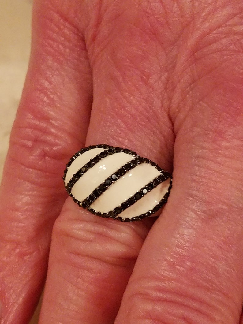 7 .25 ct Size Vintage statement Black Sapphire /& Ivory Enamel Stripe Sterling Silver Domed Band
