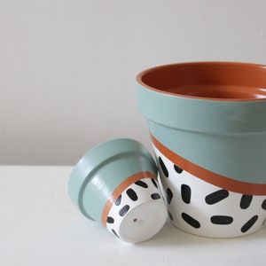 Hand painted terracotta plant pot for houseplants Customisable pot with drainage and saucers to match Great plant gift idea image 4