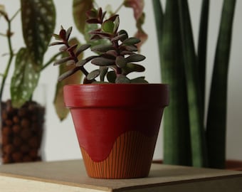 Hand painted terracotta plant pot for houseplants | Customisable pot with drainage and saucers to match | Great plant gift idea