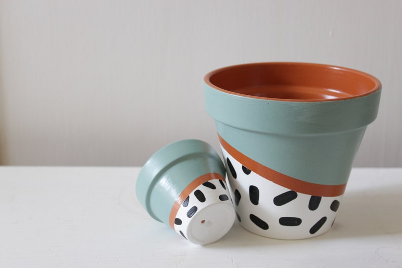 Hand painted terracotta plant pot for houseplants Customisable pot with drainage and saucers to match Great plant gift idea image 4