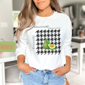 Avocado & Hounds-Tooth, Y2K, Trendy, Avocado lover, Cute Avocado Shirt, Houndstooth, Sweatshirt, Oversized, Gift for her, Avocado love, Cute