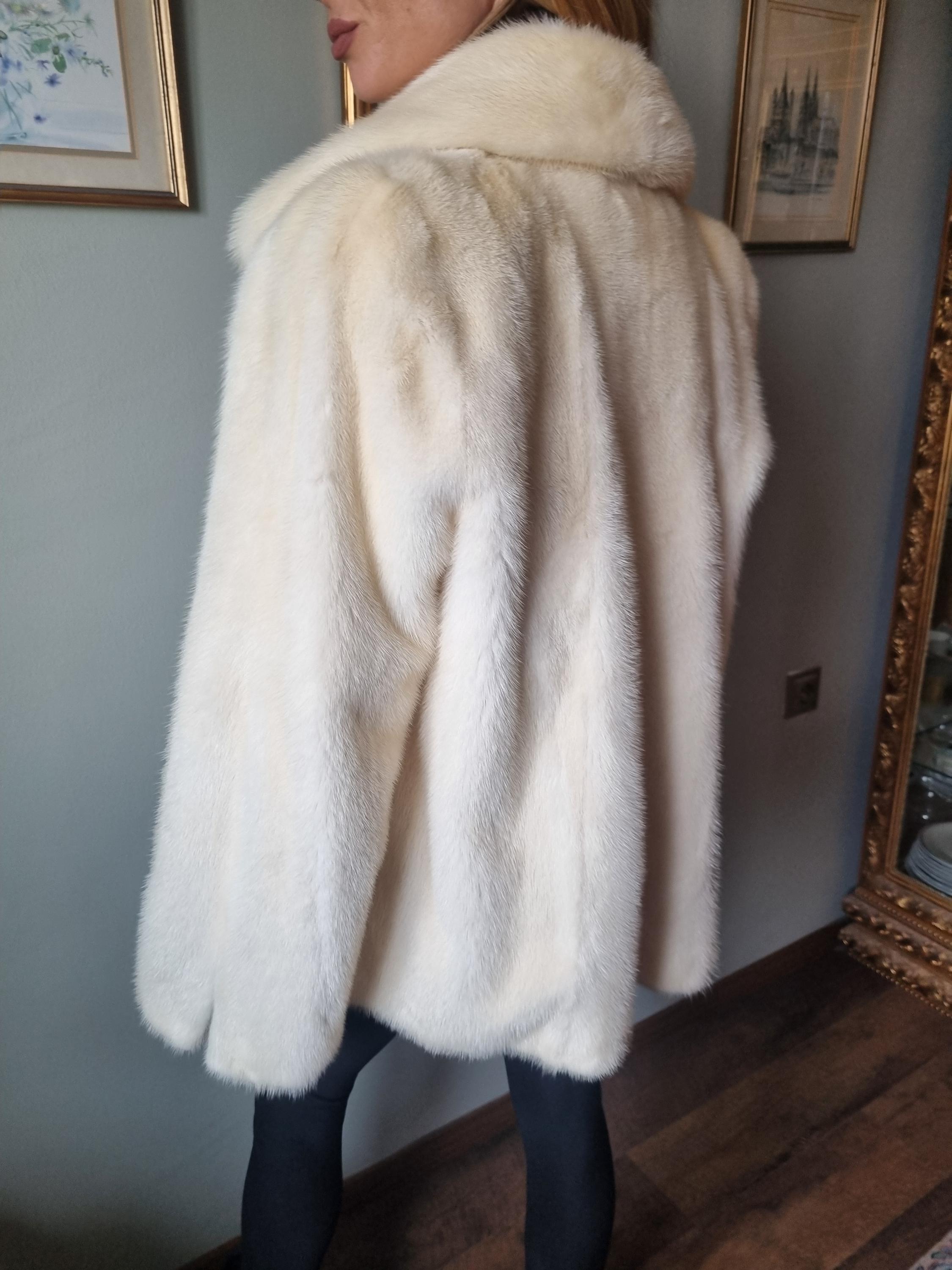 ヴィンテージホワイトSAGAリアルミンクファーコート：サイズL/XL DDP