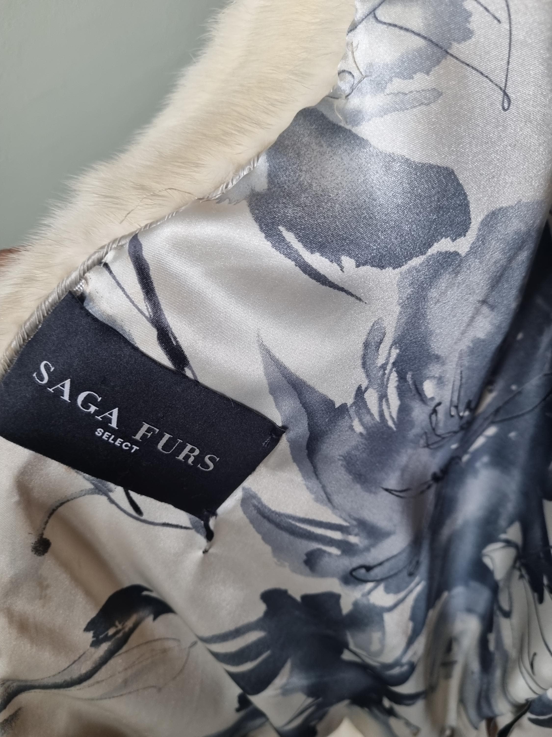 ヴィンテージホワイトSAGAリアルミンクファーコート：サイズL/XL DDP