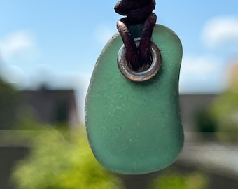 Collier verre de mer, cordon en cuir, verre de mer, verre de mer, maritime, bijoux, épaves, upcycled, plage, mer, maritime, collier, bijoux, mer