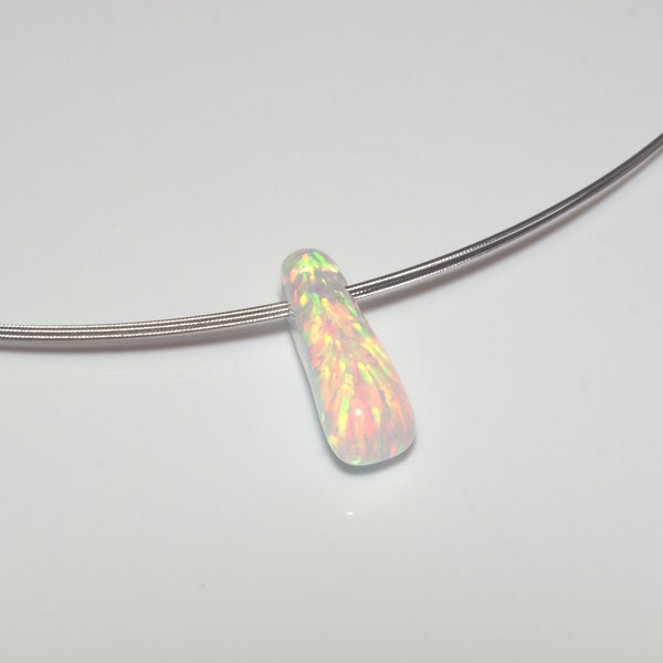 Kristallopal Anhänger, Gilson Opal (Synthetischer Opal ohne Kunstharz), Halsreif aus Edelstahl mit Bajonettverschluss