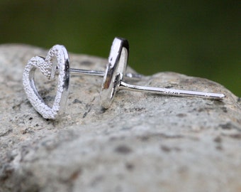 Vintage but New | Small Outline Heart Earrings Sterling Silver 925