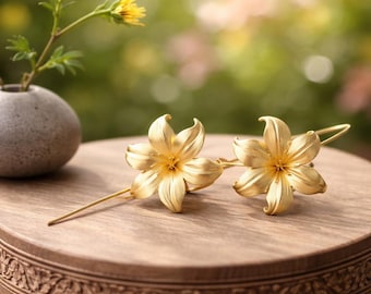 Grandes boucles d'oreilles fleur de lys en or vermeil 18 carats, finition satinée, 30e anniversaire