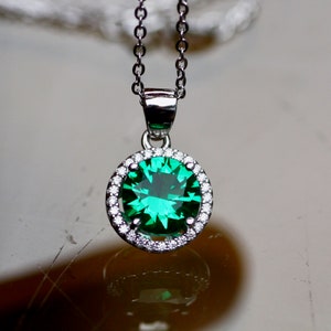Beautiful Emerald Pendant Solid Sterling Silver 925 , May Birthstone, Halo Setting 画像 8