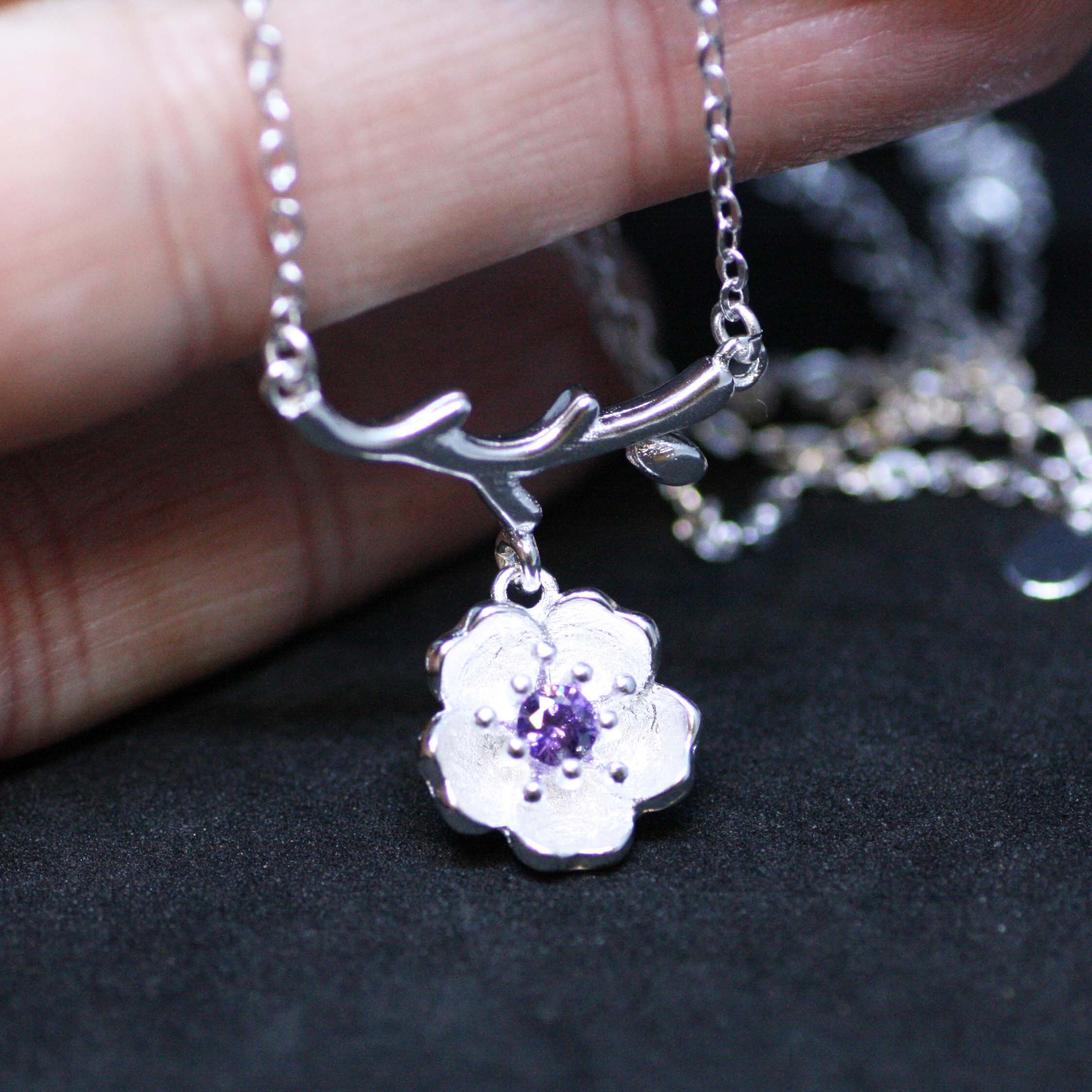 ネックレス・ペンダント Blossom Party Silver Pink Necklace (SILVER925) Amazon.com: Lam Sence Sterling Silver Sakura Flower Pendant
