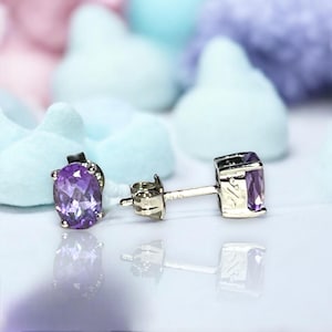 Pendientes de amatista natural hechos a mano en plata de ley 925, piedra natal de febrero.