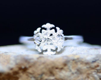 Vintage But New | Winter Snowflake Ring Sterling Silver 925 , Adjustable Size , From Canada