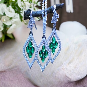 Funkelnder Smaragd Anhänger und Ohrringe Handgefertigt aus Massivem Sterling Silber 925, Mai Birthstone, 20th Jubiläum
