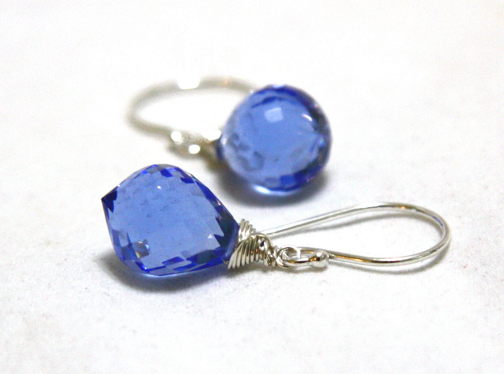 Orecchini d'argento con tanzanite e zircone placcati in platino