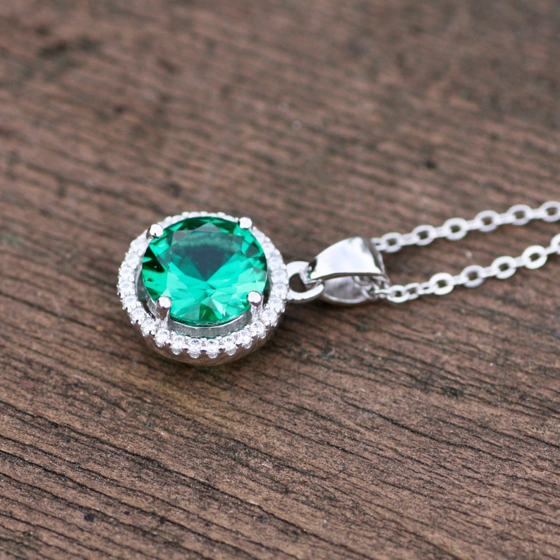 Beautiful Emerald Pendant Solid Sterling Silver 925 , May Birthstone, Halo Setting 画像 7